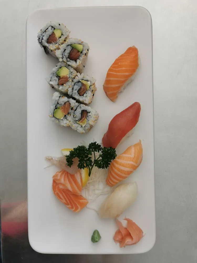 Mix Sashimi Maki